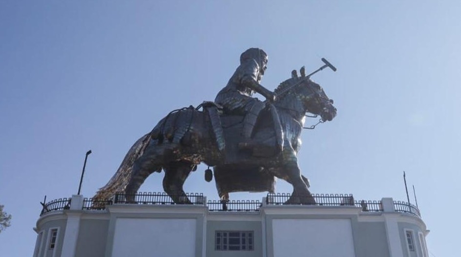 Amit Shah dedicates a 120-foot-tall polo statue in Manipur