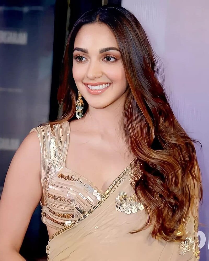 Kiara Advani snapped at the screening of Shershaah cropped