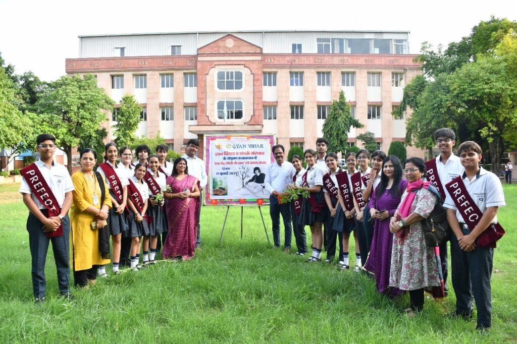 Literature and Environment Are Both Sources of Sensitivity"Tree is Life: Grand Celebration of 'Ek Ped – Sampark Ke Naam' and Poetry Recitation on Environment 140 Gyan Vihar 2