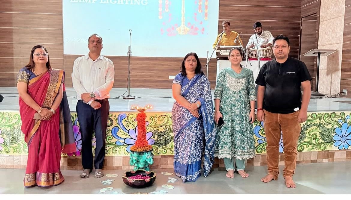 Strong Start to Senior Secondary: Vardhman Srikalyan International School Holds Class 11 Orientation & PTM 113 Vardhaman School 4
