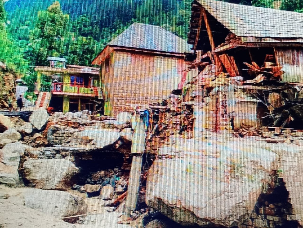 “Rain, Rocks, and Ruin: Himachal’s Seraj Fights Back from Cloudburst Tragedy” 110 hp cloud burst 5