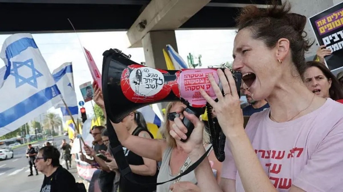 Israel Hostage Protest ignites explosive, massive demonstrations nationwide demanding both a war ending ceasefire 135 Israel Hostage Protest