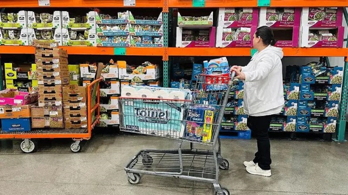US economy stagflation risk is rising—discover 7 powerful insights on inflation hikes, job softness- 137 US economy stagflation risk