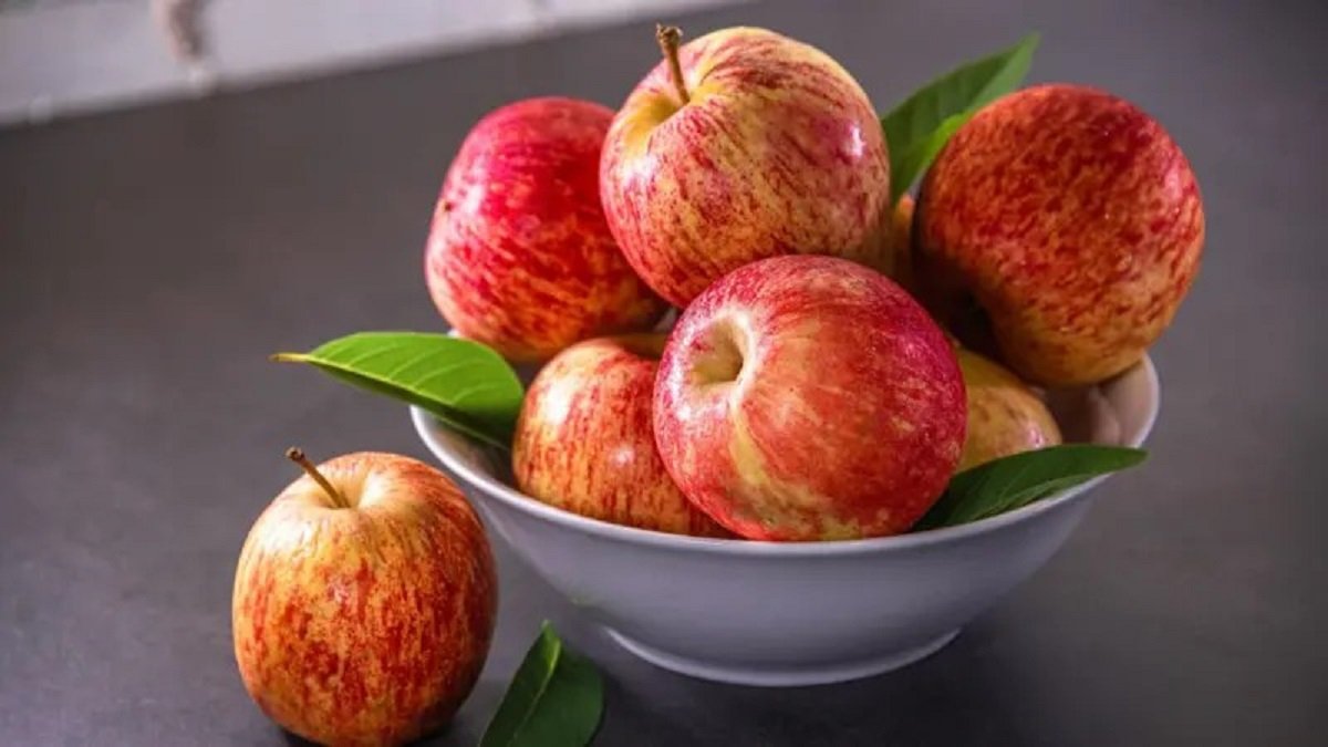 Apple a day health benefits backed by science—learn how this simple habit supports heart health, digestion, and disease risk reduction 123 An apple a day keeps the doctor away